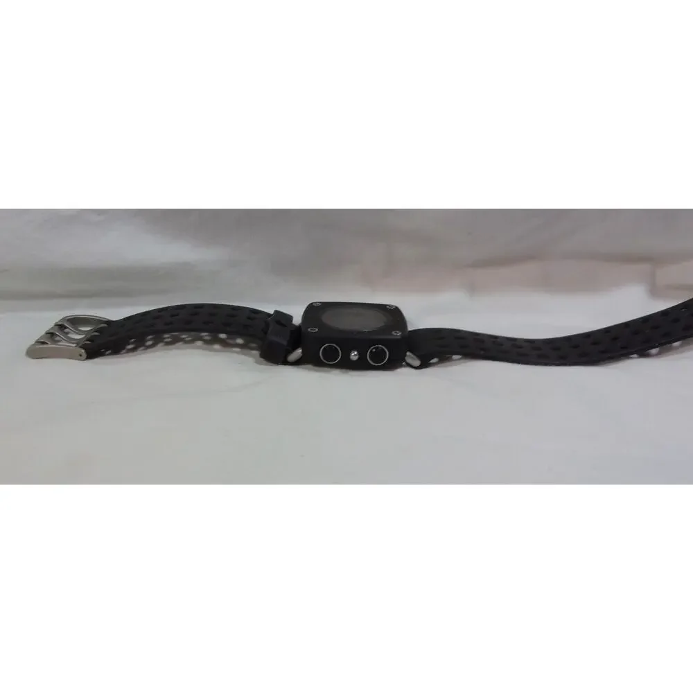 NIKE SPORTS WATCH WC0070-TIME AND FUNCTIONS WORK-NEEDS CLEANING UNDER CRYSTAL